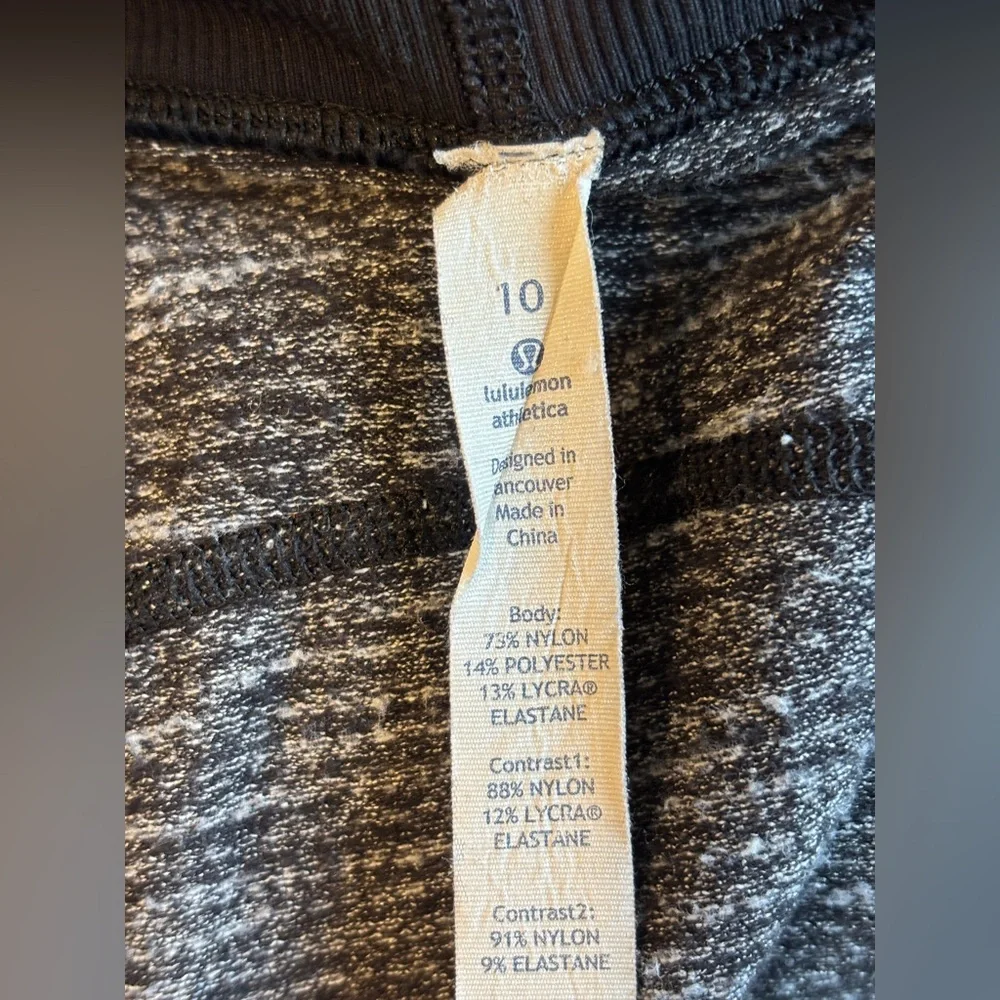 Lululemon Daily‎ Practice Jacket Women’s Black Heathered Full Zip Hooded Size 10